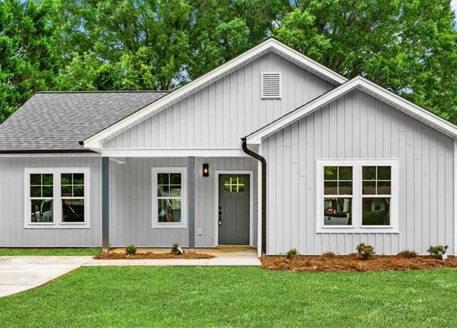 Property at 204 Sunset Dr, Eden, NC 27288, 3 beds, 2 baths