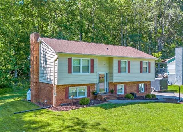 Property at 328 Country Club Rd, Wilkesboro, NC 28697, 4 beds, 2 baths