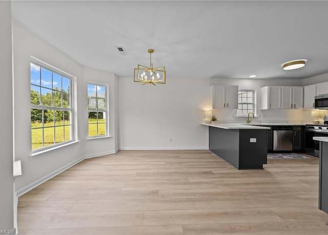 Property at 4908 Peppercorn Ln, Greensboro, NC 27406, 3 beds, 2.5 baths