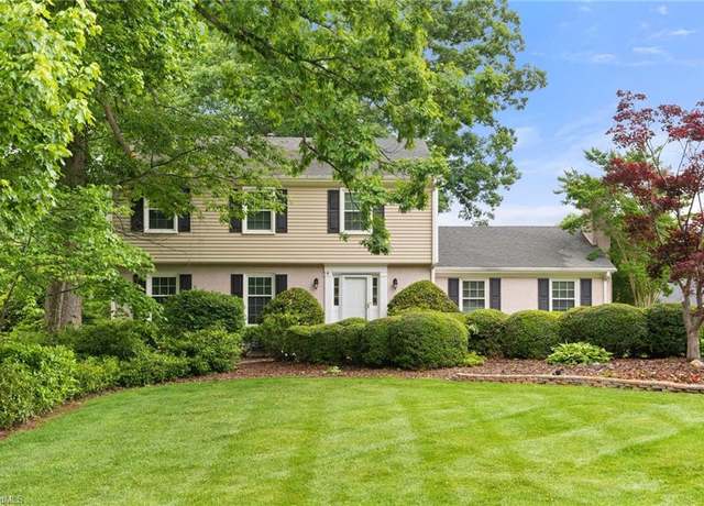 Property at 3408 Deep Green Dr, Greensboro, NC 27410, 4 beds, 2.5 baths