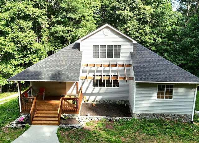Property at 2161 Stone Mountain Rd, Vilas, NC 28692, 3 beds, 2 baths
