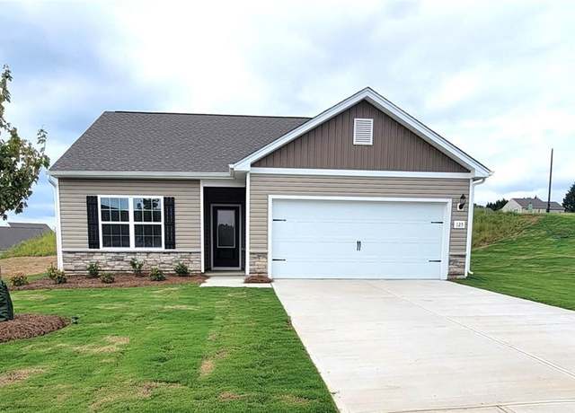 Property at 125 Courtland Dr, King, NC 27021, 3 beds, 2 baths