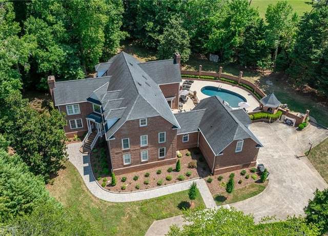 Property at 3940 Beechridge Rd, Winston-salem, NC 27106, 5 beds, 6 baths