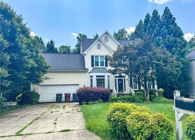 Property at 513 Willowview Dr, Greensboro, NC 27455, 3 beds, 2.5 baths
