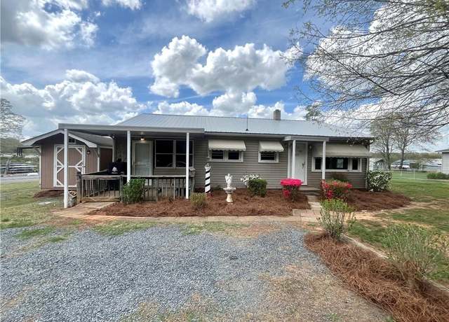Property at 2311 Whites Memorial Rd, Franklinville, NC 27248, 2 beds, 2 baths
