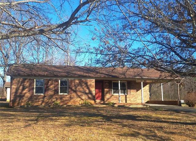 Property at 944 Doe Run Rd, Ararat, VA 24053, 3 beds, 2 baths