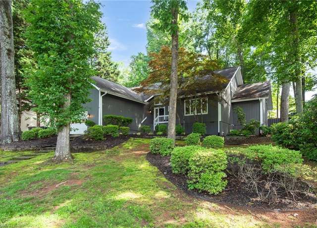 Property at 6404 Muirfield Dr, Greensboro, NC 27410, 4 beds, 3.5 baths