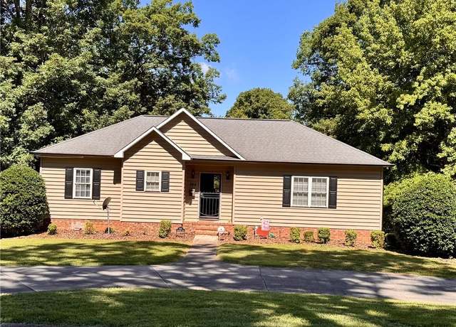 Property at 944 Trollinger Rd, Asheboro, NC 27203, 3 beds, 2 baths