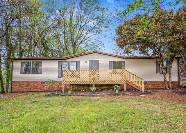 Property at 3920 Overdale Rd, Winston-salem, NC 27107, 4 beds, 2 baths