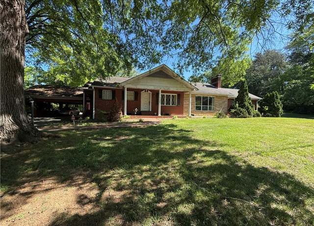 Property at 733 Wilkesboro St, Mocksville, NC 27028, 3 beds, 3 baths