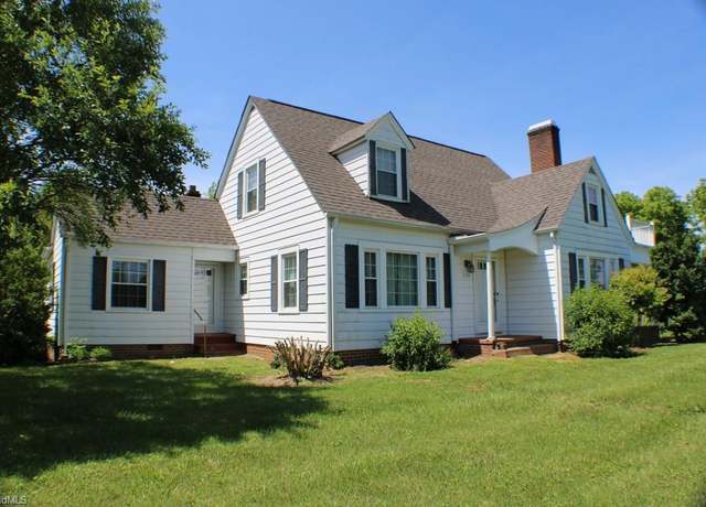 Property at 2289 W Pine St, Mount Airy, NC 27030, 4 beds, 1 bath