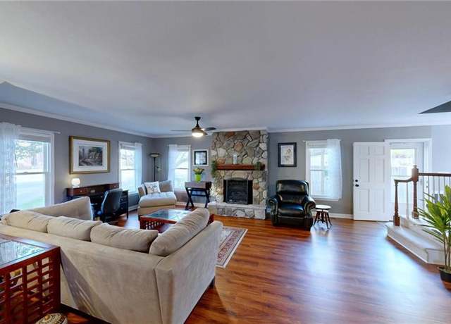 Property at 905 Old Winston Rd, High Point, NC 27265, 4 beds, 3 baths