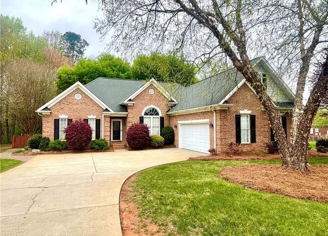 Property at 120 Serenity Pointe Dr, Kernersville, NC 27284, 3 beds, 2 baths