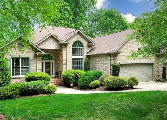 Property at 16 Kelvington Ct, Greensboro, NC 27410, 5 beds, 3 baths