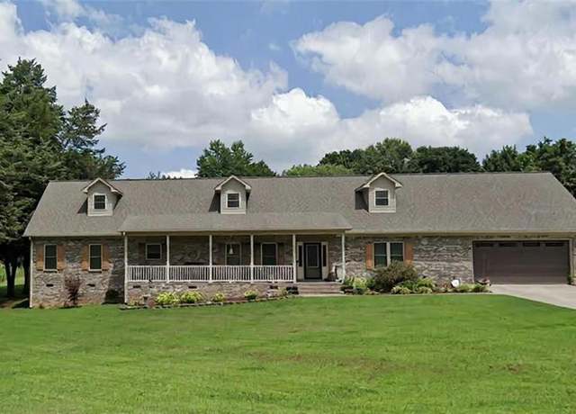 Property at 310 Pauline Dr, Lexington, NC 27295, 3 beds, 2 baths