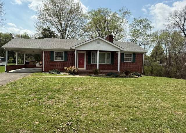 Property at 196 Hilda Dr, Mount Airy, NC 27030, 2 beds, 1.5 baths