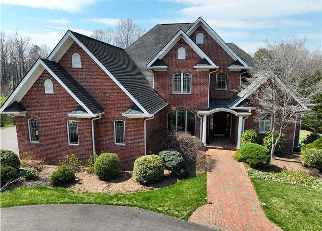 Property at 537 Montclaire Dr, Mount Airy, NC 27030, 4 beds, 4.5 baths