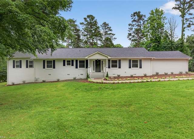 Property at 104 Shawnee Cir, Lexington, NC 27295, 3 beds, 3.5 baths