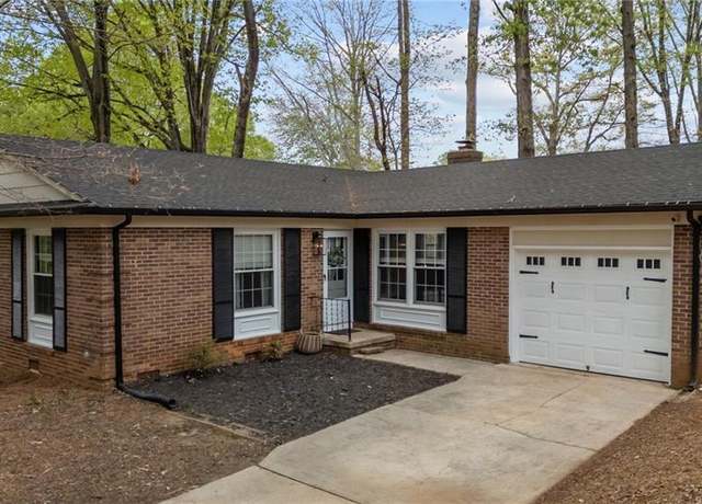 Property at 229 Montpelier Dr, Winston-salem, NC 27103, 3 beds, 2 baths