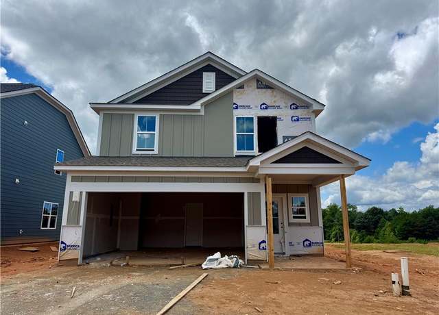 Property at 1713 Creekline Dr, Kernersville, NC 27284, 3 beds, 2.5 baths
