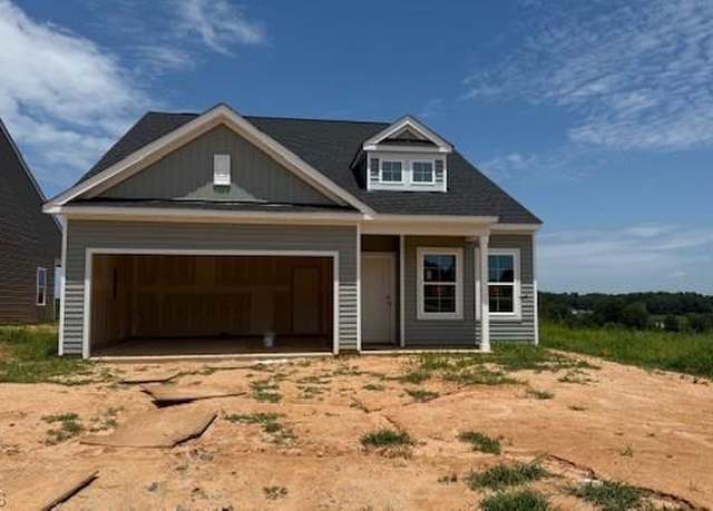 Property at 140 Candytuft Ct, Lexington, NC 27295, 5 beds, 3 baths