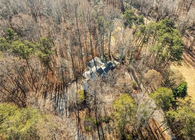 Property at 4334 Four Farms Rd, Greensboro, NC 27410, 4 beds, 2.5 baths