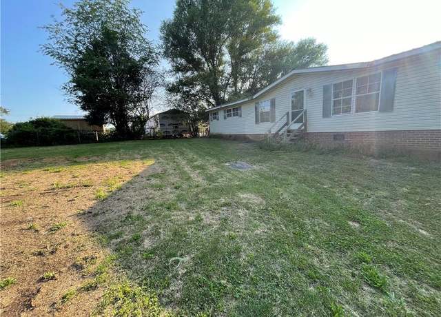 Property at 1271 Thayer Rd, Trinity, NC 27370, 3 beds, 2 baths