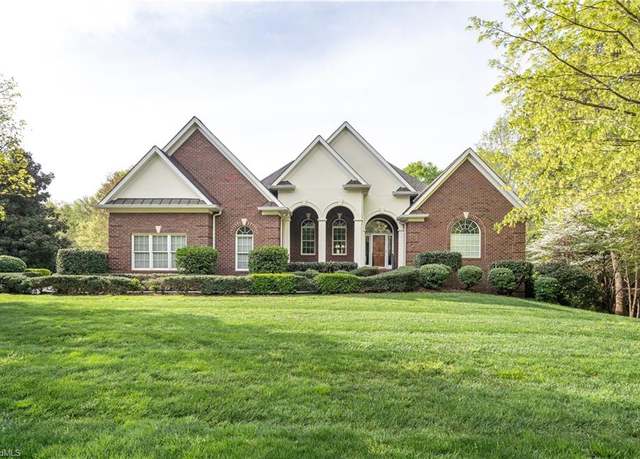 Property at 3913 Katie Dr, Greensboro, NC 27410, 4 beds, 3.5 baths