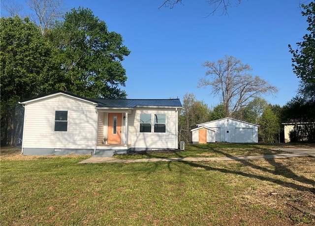 Property at 2988 Old Highway 601, Mount Airy, NC 27030, 2 beds, 2 baths