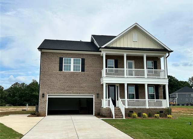Property at 5502 Penguin Dr, Summerfield, NC 27358, 4 beds, 3.5 baths