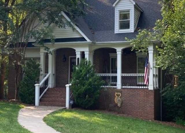 Property at 562 Forest Dr, Wilkesboro, NC 28697, 3 beds, 2.5 baths