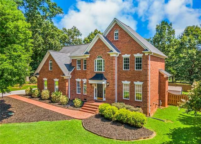 Property at 5736 Brightington Ct, Kernersville, NC 27284, 4 beds, 3.5 baths