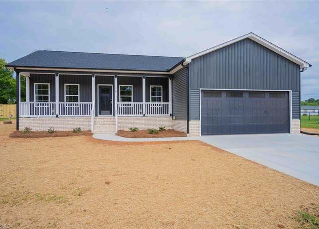 Property at 1514 Hampton St, Lexington, NC 27295, 3 beds, 2 baths