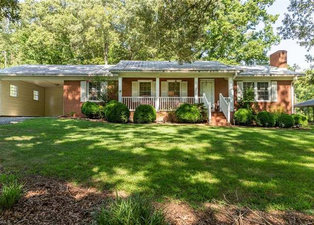 Property at 262 Boggs Rd, Thomasville, NC 27360, 3 beds, 2 baths