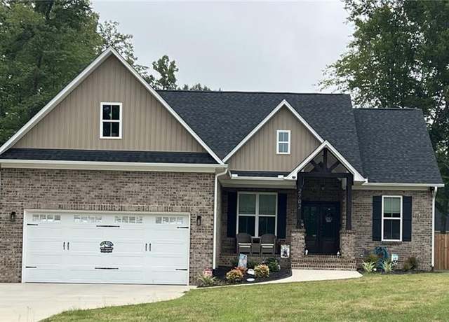 Property at 2702 Ashcroft Dr, Reidsville, NC 27320, 3 beds, 2.5 baths