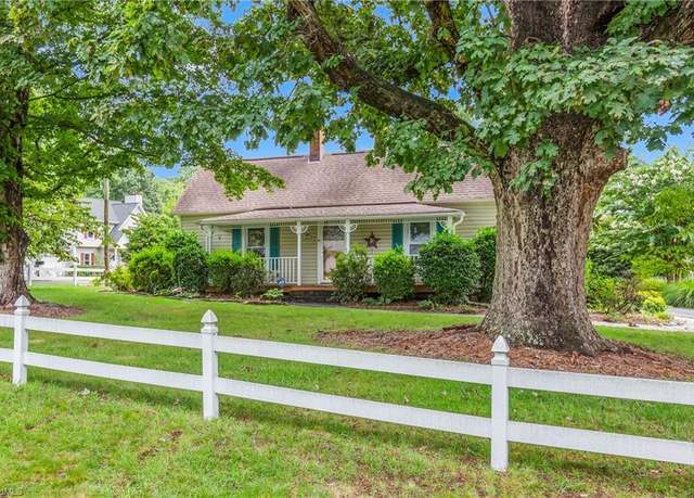 Property at 435 Lynhaven Dr, Winston-salem, NC 27104, 2 beds, 1.5 baths