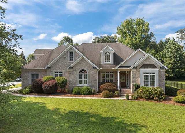 Property at 7611 Trebbiano Dr, Kernersville, NC 27284, 4 beds, 3 baths