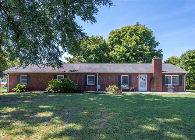 Property at 2007 Farmington Rd, Mocksville, NC 27028, 3 beds, 2 baths