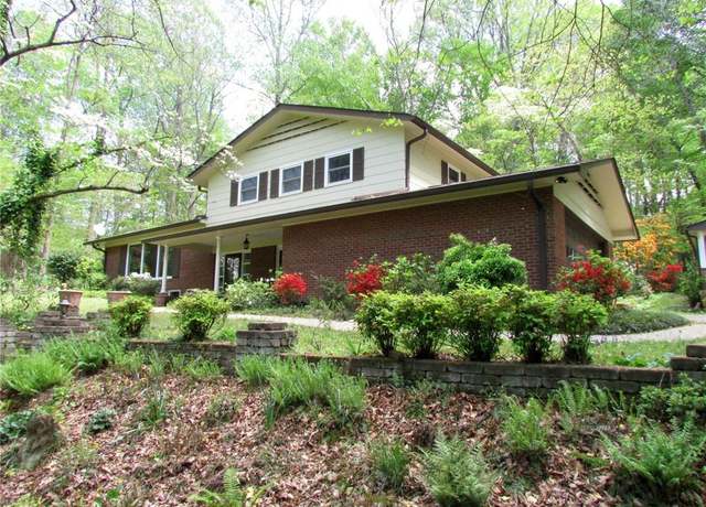 Property at 2950 Pinecrest Dr, Winston-salem, NC 27127, 4 beds, 2.5 baths