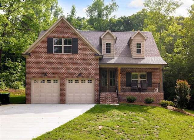 Property at 1055 Kapstone Xing, Lexington, NC 27295, 4 beds, 2.5 baths