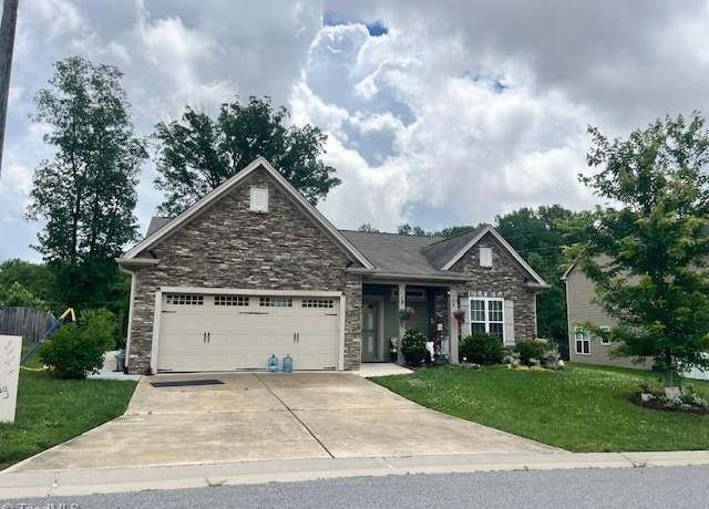Property at 5025 Longburn Ln, Kernersville, NC 27284, 3 beds, 2 baths