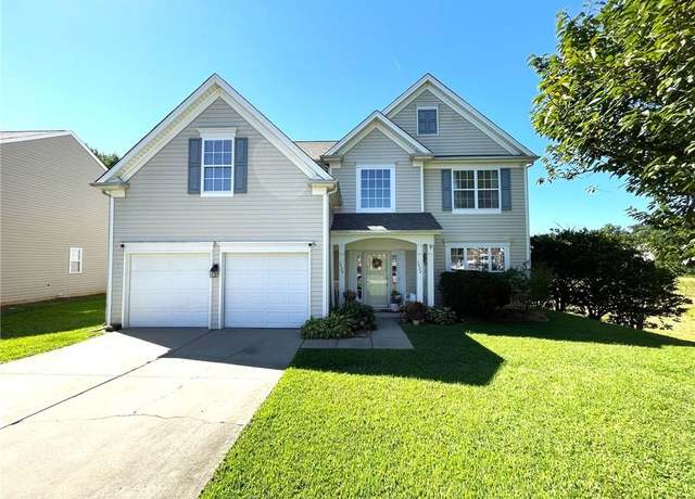 Property at 1424 Cantwell Ct, High Point, NC 27265, 4 beds, 2.5 baths