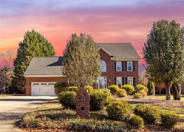 Property at 3403 Old Onslow Rd, Greensboro, NC 27407, 4 beds, 2.5 baths