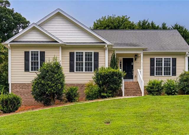 Property at 9520 Oakbrook Rdg, Rural Hall, NC 27045, 3 beds, 2 baths