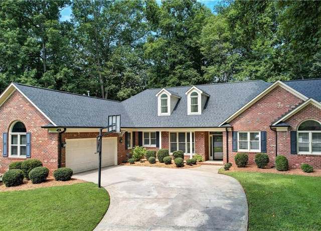 Property at 1801 Dante Ln, Greensboro, NC 27410, 4 beds, 4.5 baths