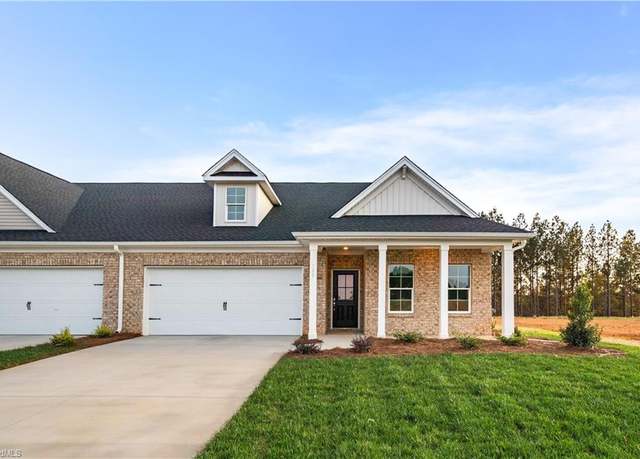 Property at 702 Beeson Ct, Clemmons, NC 27012, 2 beds, 2 baths