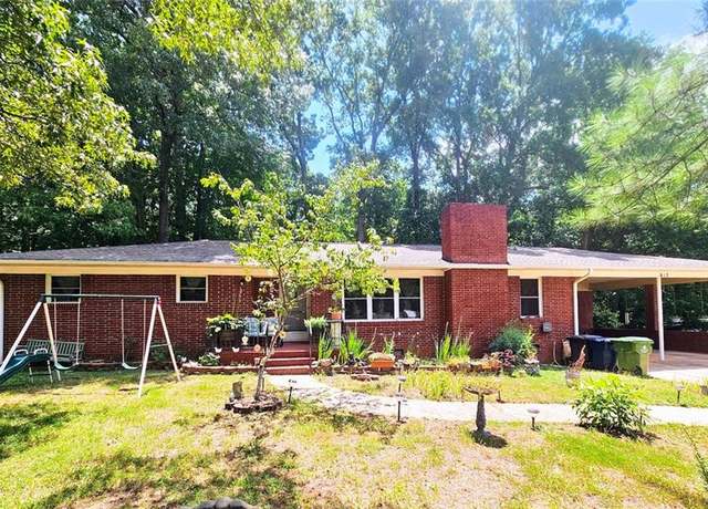 Property at 517 Liberty Ave, Lexington, NC 27292, 3 beds, 2.5 baths