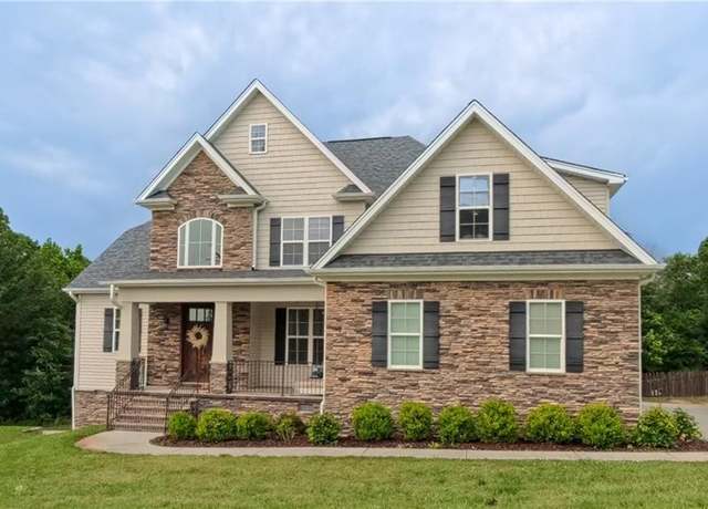 Property at 5006 Tamarack Dr, Greensboro, NC 27407, 5 beds, 3 baths