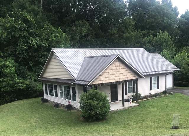 Property at 138 Forest Oak Ln, Jefferson, NC 28640, 3 beds, 2 baths