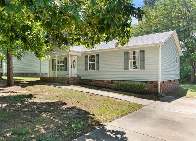 Property at 610 Vista Cir, High Point, NC 27263, 3 beds, 2 baths